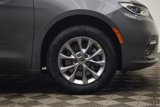New 2025 Chrysler Pacifica Select image 3
