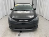 Used 2022 Chrysler Voyager LX image 6