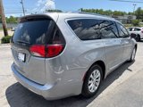 Used 2018 Chrysler Pacifica Touring-L image 6