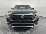 Used 2024 Volkswagen Atlas Cross Sport SE image 2