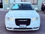 Used 2018 Chrysler 300 Touring L image 2