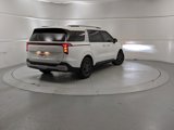 Used 2025 Kia Carnival EX image 3