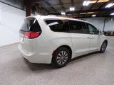Used 2019 Chrysler Pacifica Touring-L Plus image 5