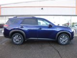 Used 2024 Nissan Pathfinder SV image 4