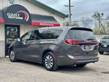 Used 2022 Chrysler Pacifica Touring-L w/ Uconnect Theater Family Group image 5