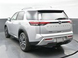 New 2025 Nissan Pathfinder Platinum image 4