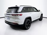 Used 2023 Jeep Grand Cherokee Altitude image 5