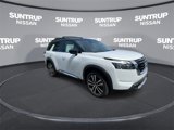 New 2025 Nissan Pathfinder Platinum image 2