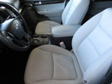 Used 2012 Kia Sorento LX w/ Convenience Pkg image 4