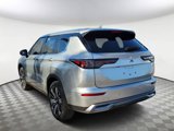 New 2025 Mitsubishi Outlander SE image 3