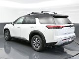 New 2025 Nissan Pathfinder SL image 3