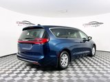 New 2025 Chrysler Pacifica Select image 2