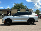 Used 2023 Mitsubishi Outlander SEL image 3