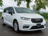 New 2026 Chrysler Pacifica Select image 4