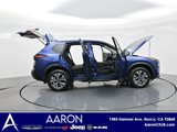 Used 2023 Nissan Rogue SV image 3