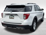 Used 2022 Ford Explorer XLT w/ Equipment Group 202A image 6