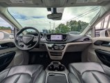Used 2022 Chrysler Pacifica Touring-L image 2