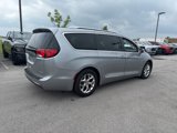 Used 2019 Chrysler Pacifica Limited image 5