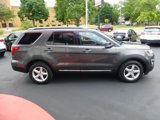 Used 2017 Ford Explorer XLT w/ Equipment Group 202A image 3