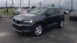 Used 2021 Volvo XC40 T4 Momentum image 4