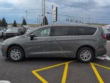 New 2025 Chrysler Pacifica Select image 4