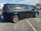 New 2025 Chrysler Pacifica Select image 3