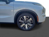 New 2025 Mitsubishi Outlander SE image 2