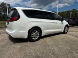 Used 2024 Chrysler Pacifica Touring-L image 3