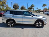 New 2025 Mitsubishi Outlander SE image 3