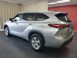 Certified 2023 Toyota Highlander LE image 3