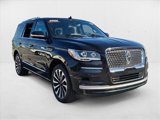 Used 2022 Lincoln Navigator Reserve image 3