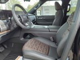 New 2025 Nissan Armada Platinum Reserve image 5