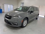 New 2025 Chrysler Pacifica Select image 4