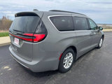 Used 2022 Chrysler Pacifica Touring-L image 3