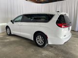 New 2025 Chrysler Pacifica Select image 4