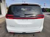 Used 2023 Chrysler Pacifica Touring-L image 4