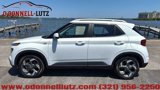 Used 2023 Hyundai Venue SEL image 3