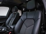 Certified 2025 Porsche Macan image 6