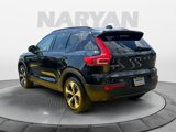 Used 2023 Volvo XC40 B4 Ultimate image 4