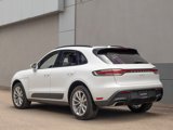 Certified 2022 Porsche Macan image 3