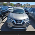 Used 2017 Nissan Rogue SV w/ SV Premium Package image 2
