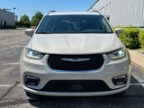 Used 2021 Chrysler Pacifica Touring-L image 4