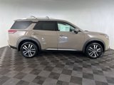 New 2025 Nissan Pathfinder Platinum image 4