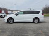 Certified 2023 Chrysler Pacifica Touring-L image 4