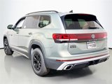 New 2025 Volkswagen Atlas Peak Edition SE image 3