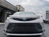 Used 2025 Toyota Sienna XLE Woodland Edition image 5