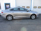 Used 2016 Chrysler 200 Limited w/ Convenience Group image 4