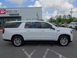 Used 2022 GMC Yukon XL SLT w/ SLT Premium Package image 3