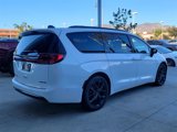 New 2023 Chrysler Pacifica Limited w/ Uconnect Theater Family Group image 4