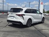 New 2025 Toyota Sienna Platinum image 5